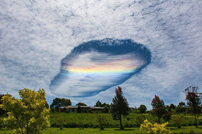 Над Каліфорнією з'явилися величезні діряві хмари (ФОТО)