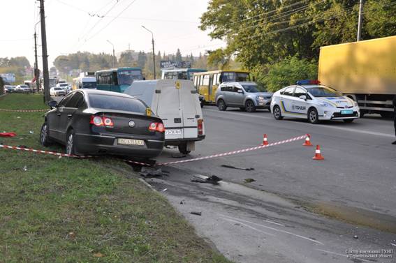 154290-v-ternopole-tavriya-ne-propustila-volks.jpg (38.13 Kb)