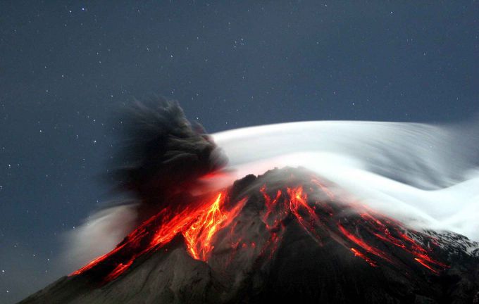У Перу вулкан вибухав 350 раз протягом минулого тижня (ВІДЕО)