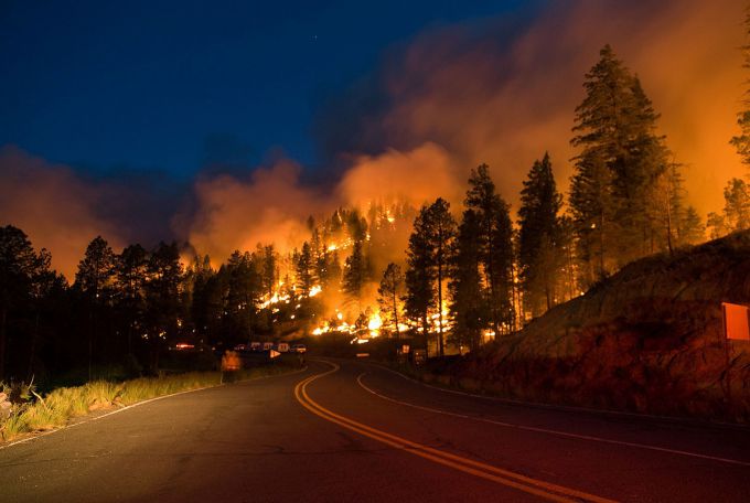 Лісова пожежа в Іспанії загрожує 2 тис. будинків (ВІДЕО)
