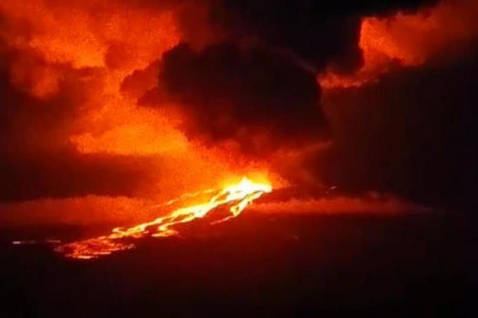 galapagosvolcano.jpg (22.4 Kb)