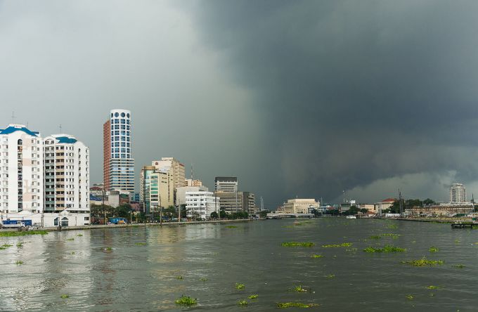 manila_philippines_tropical-storm-over-pasig-river-01.jpg (41.82 Kb)