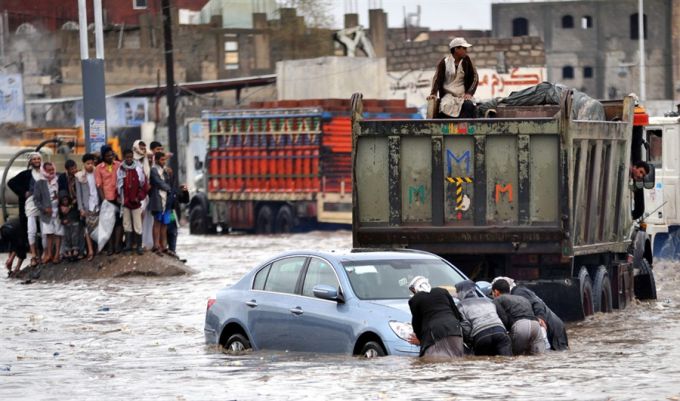 pb-040409-yemen-flooding02_photoblog900.jpg (63.47 Kb)
