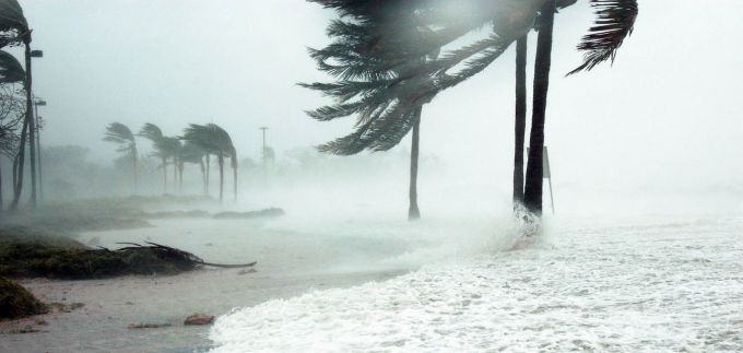 uragan-v-rozhdestvenskuyu-noch-na-ostrove-holbox-meksika.jpg (30.96 Kb)