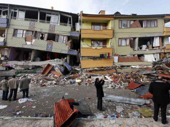 zemletrjasenie-v-grecii-300-domov-razrusheno-2013-08-08-09-08_1.jpg (79.64 Kb)